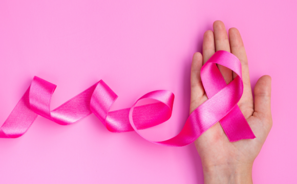 Outubro Rosa: Sintomas e prevenção do Câncer de Mama