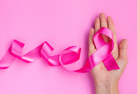 Outubro Rosa: Sintomas e prevenção do Câncer de Mama