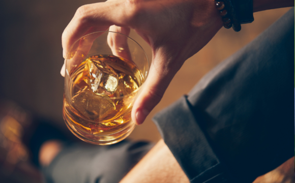 Os riscos da combinação de Bebidas Energéticas e Álcool: Qual o impacto na saúde?
